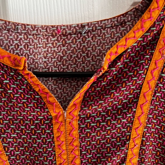 GENERATION‎ Vibrant Red and Green Tunic Pakistan Top - Picture 7 of 9